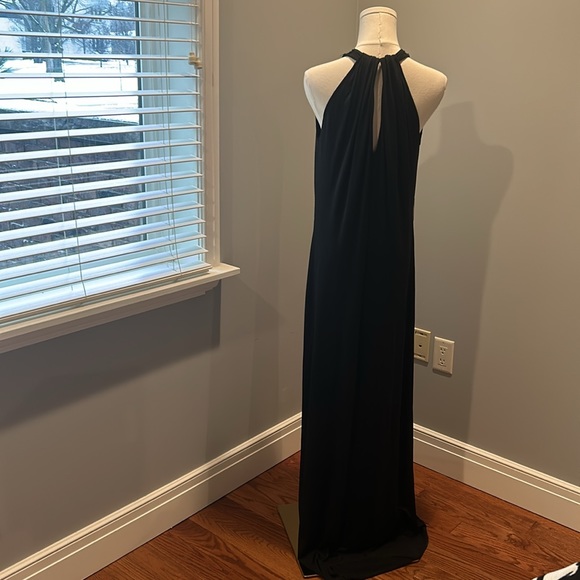 Full length formal gown - Picture 2 of 4
